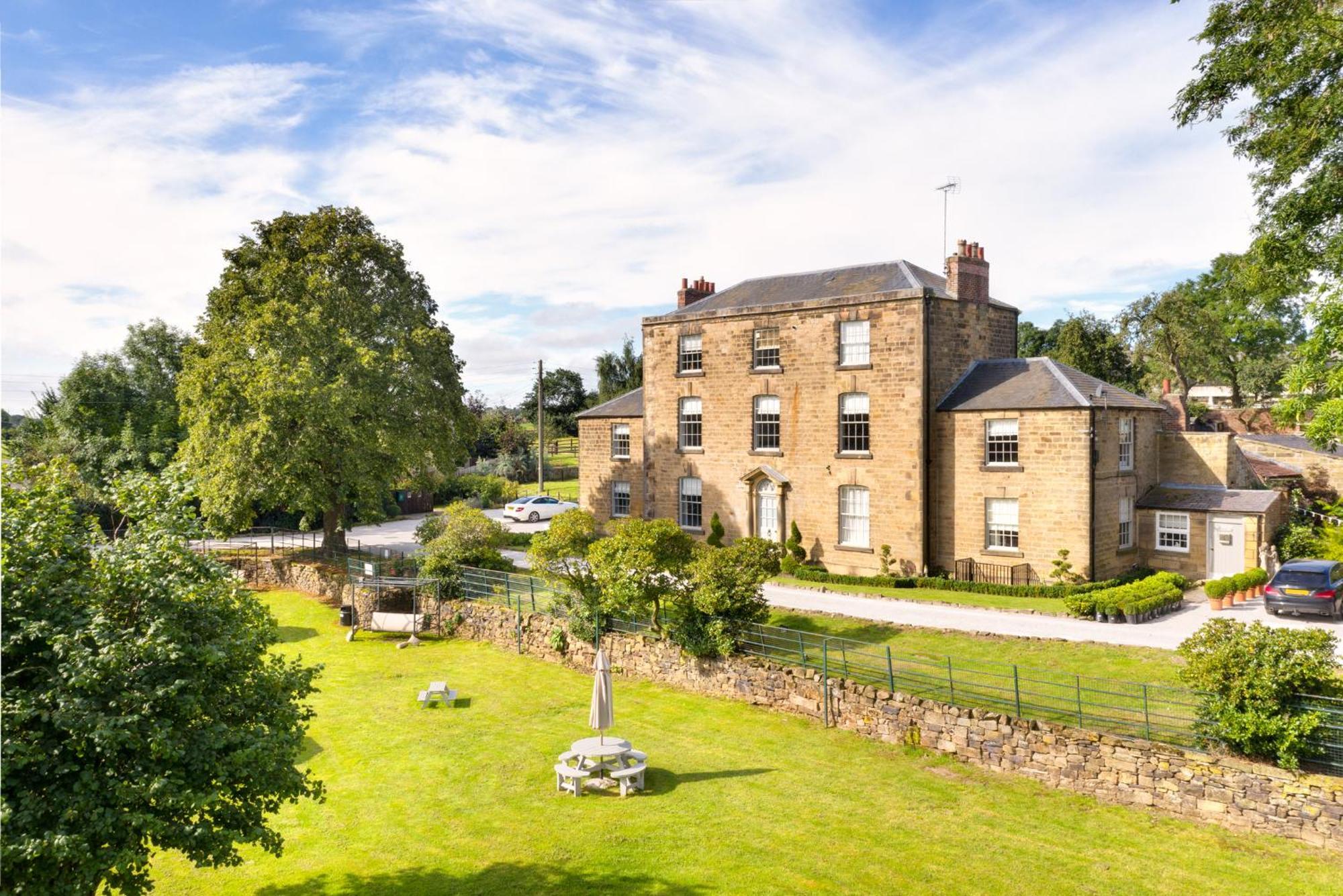 Oakerthorpe Village Farm stay Alfreton