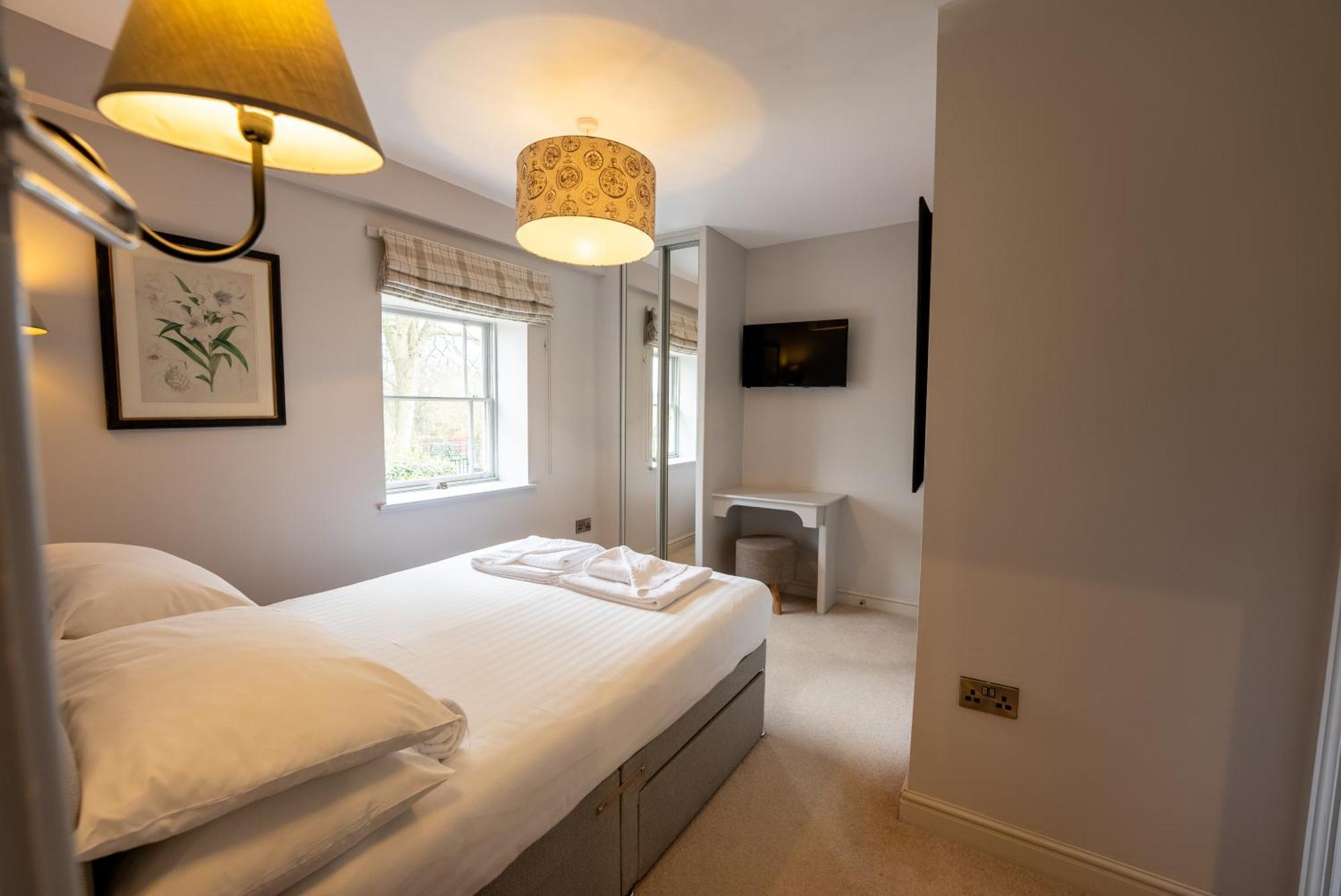 Oakerthorpe Village Farm stay
